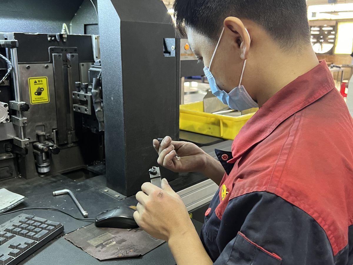 Hand filing