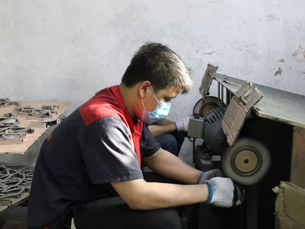 Spray painting booth